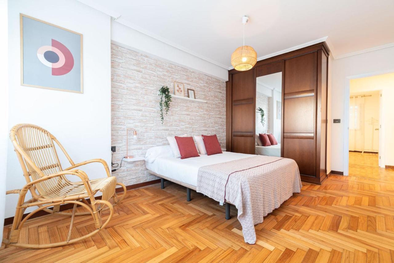 Amplia Vivienda Con Garaje Apartment Vigo Exterior photo