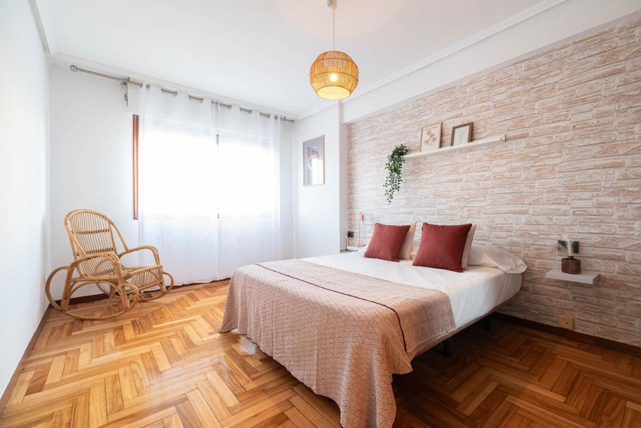 Amplia Vivienda Con Garaje Apartment Vigo Exterior photo