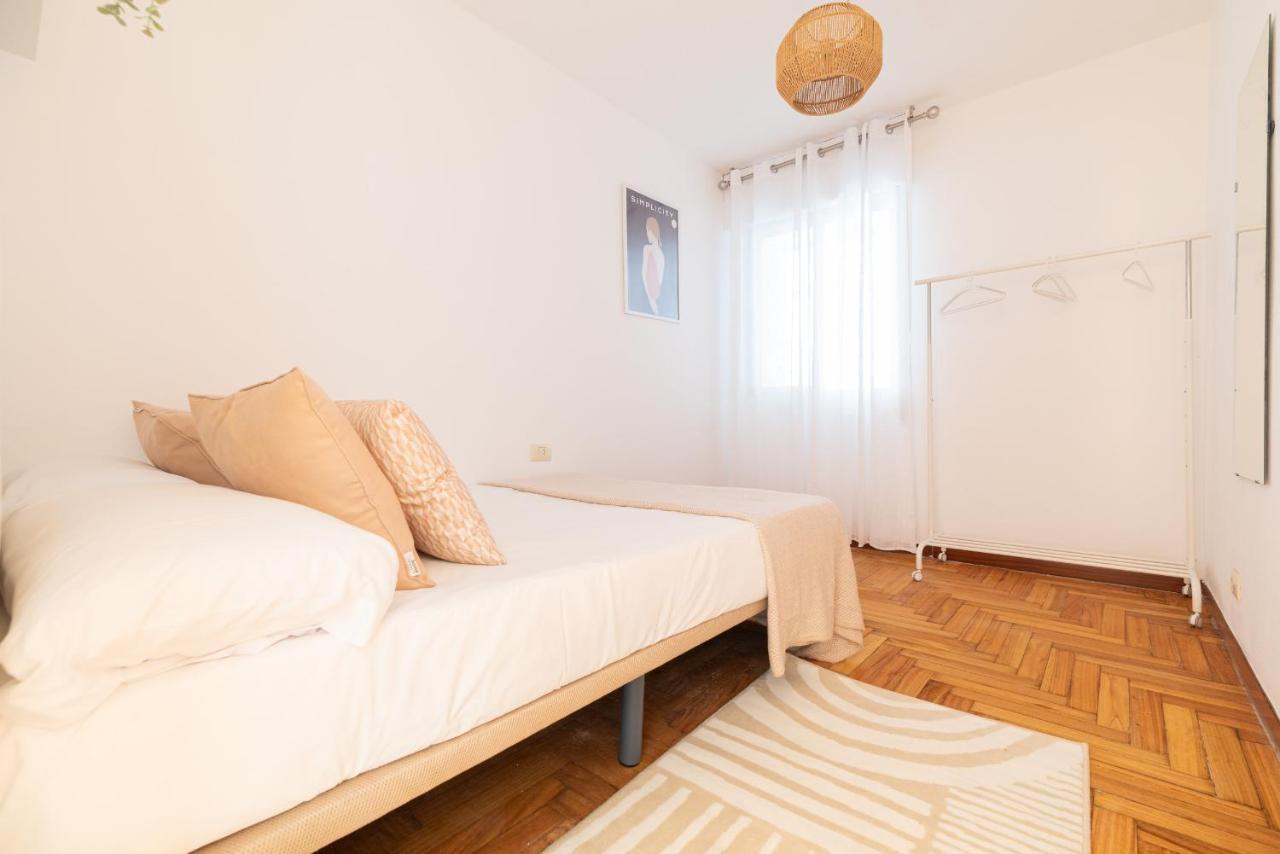 Amplia Vivienda Con Garaje Apartment Vigo Exterior photo